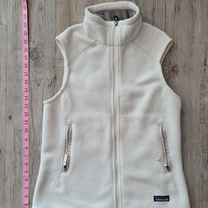 Women's cream/white, zip up, Patagonia vest, fleece, Medium.